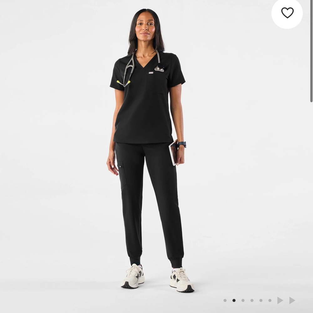 Figs Women's Black Jogger Scrub Set - Small